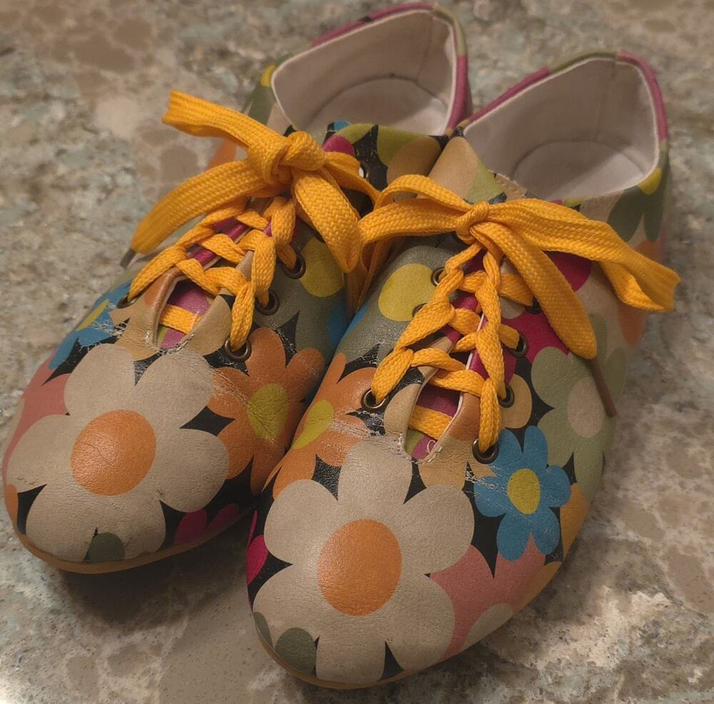 Goby Daisy and Butterfly Multi Color Lace-Up USA 38